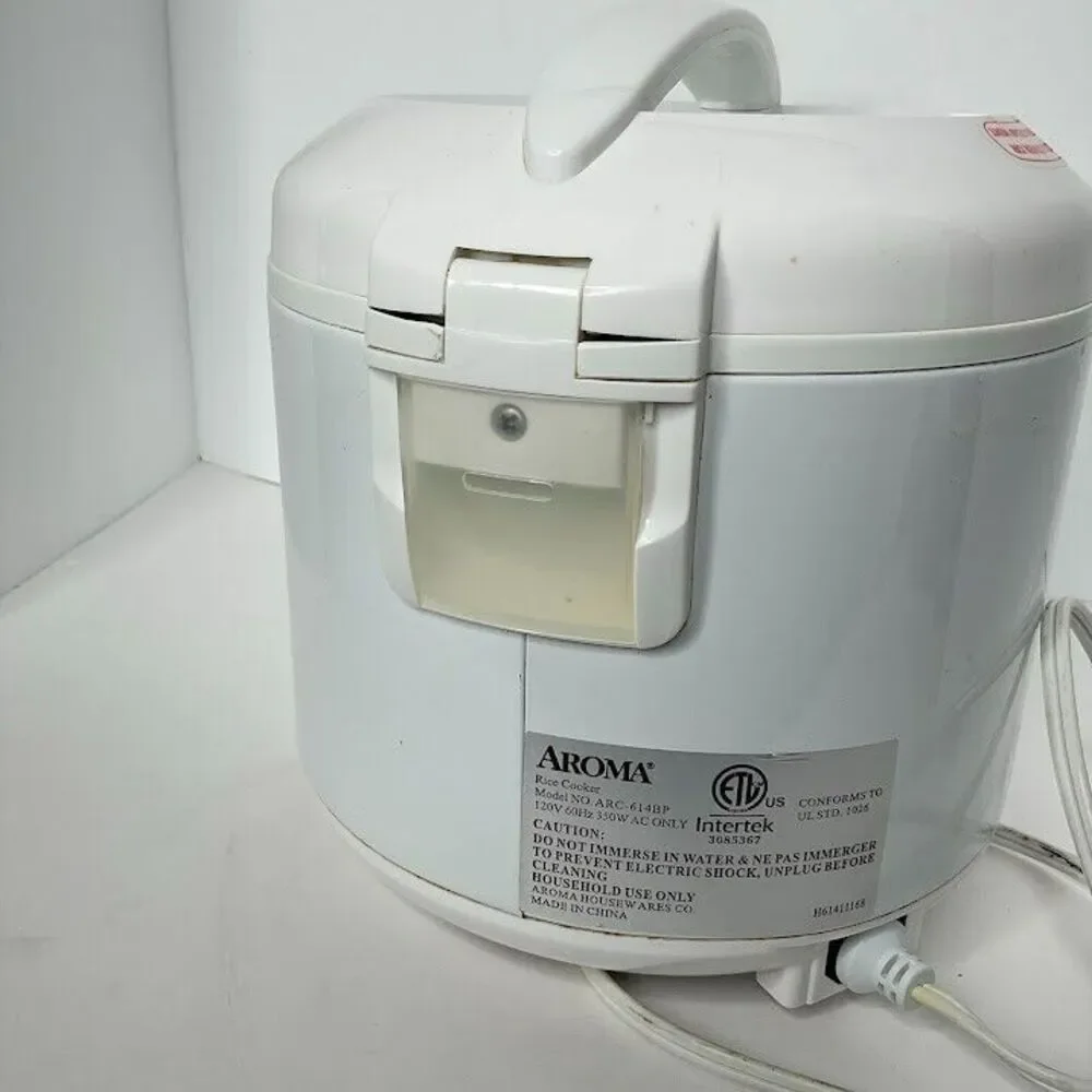Aroma 8 Cup Cooked 2Qt  Cool Touch Rice Cooker & Food Steamer Model ARC-614BP